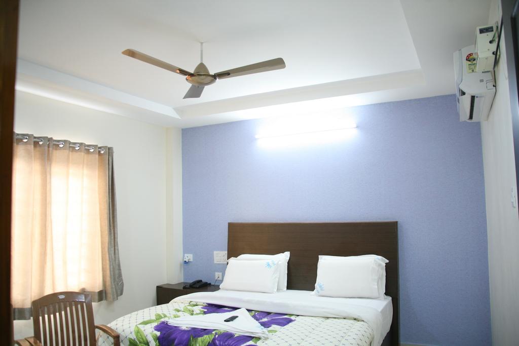 Kvp Inn Tirupati Habitación foto
